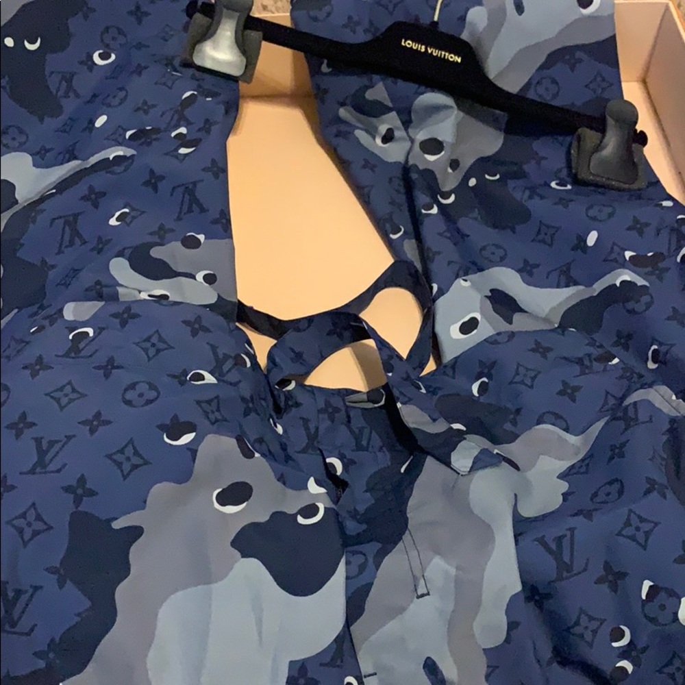 Louis Vuitton 3D cargo pants